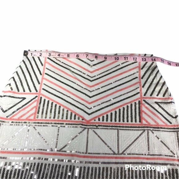 Express Women’s Geometric ZIG ZAG PRINT Mini Skirt Size Small/Petite Preowned - Picture 5 of 7